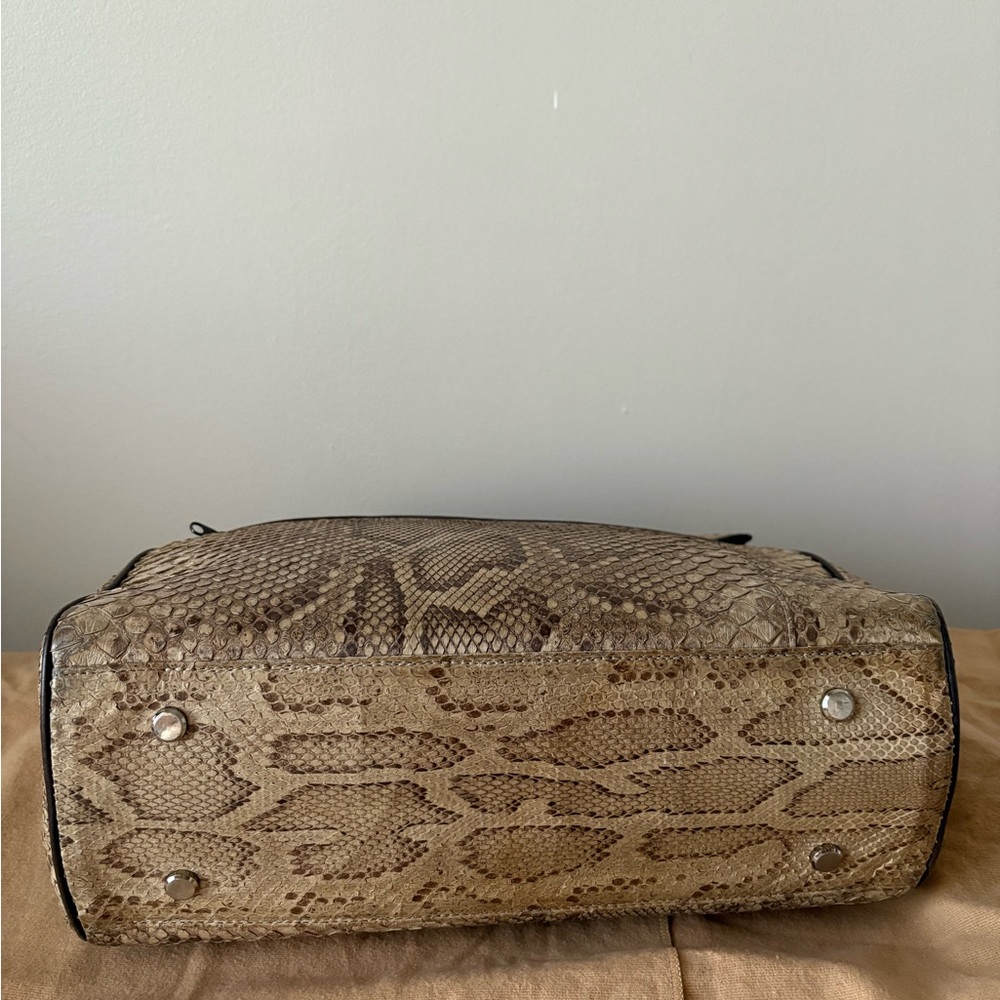 Chic Tan Python/Snakeskin Handbag - image 3